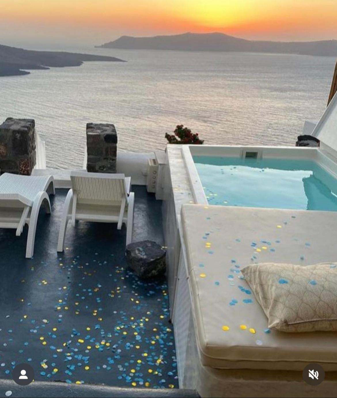 Fira White Residence Екстериор снимка
